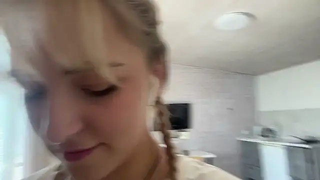 LilEvi webcam show