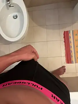 Show modela giovanemaschio06 na web-kameri