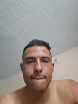 andycalis_97 网络视讯表演
