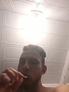 andycalis_97: διαδικτυακό σόου στην κάμερα