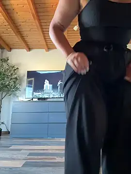 Naomi-Kleinn Webbikameraesitys