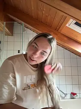 Naomi-Klein – webcam-show