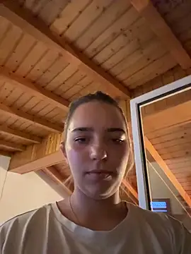 Naomi-Klein's Live XXX Chat