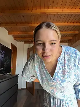 Naomi-Klein Webcam-Show