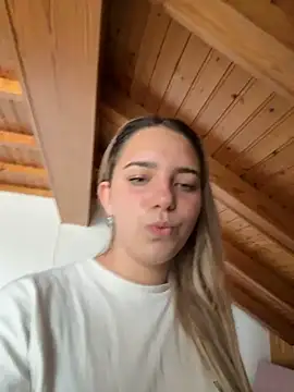 Naomi-Klein – Live XXX-chat