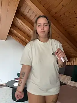 Naomi-Klein Webcam-Show