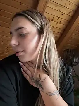 Show modela Naomi-Klein na web-kameri
