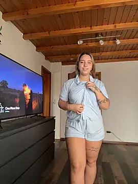 Naomi-Klein's Live XXX Chat
