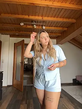 Naomi-Klein webcam show