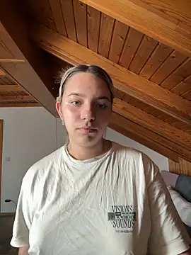 Naomi-Klein's Live XXX Chat