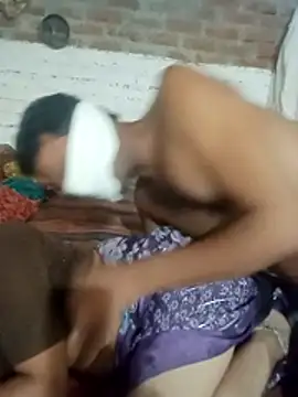 Indiansexycouple1のウェブカメラショー