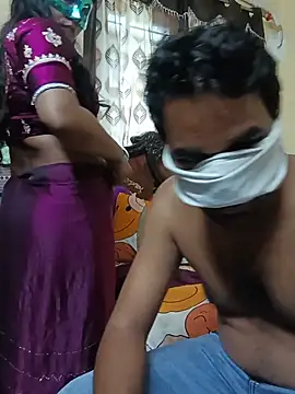 Pokazy przed kamerką – Indiansexycouple1