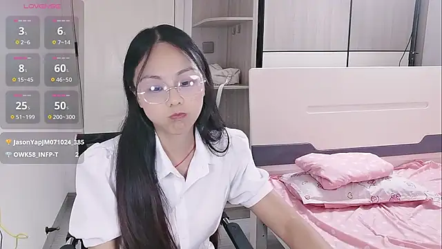 yishan-22 Adlı Modelin Canlı XXX Sohbeti