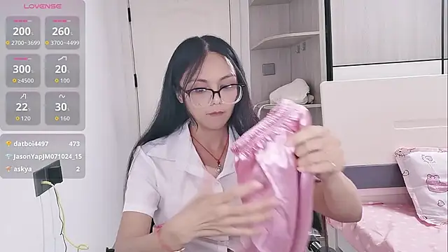 yishan-22 Adlı Modelin Canlı XXX Sohbeti