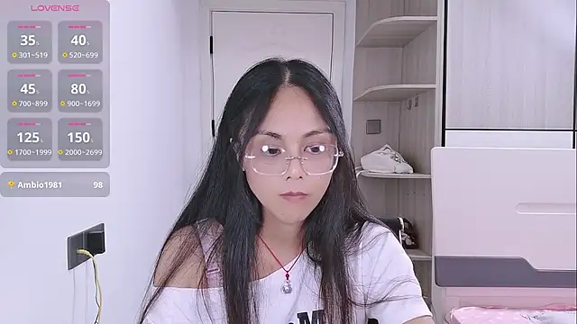 צ'אט XXX בשידור חי של yishan-22