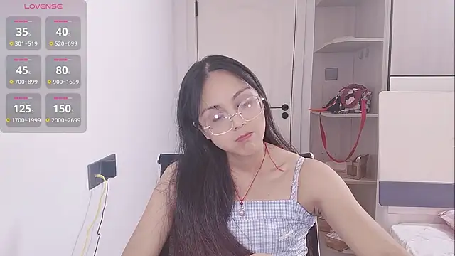 yishan-22's Live XXX Chat