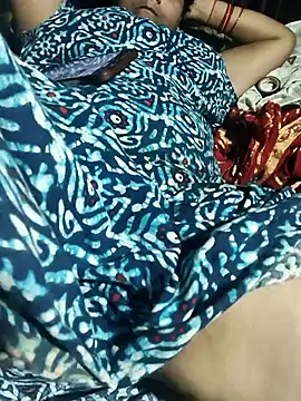 Show modela Dolly_1236 na web-kameri