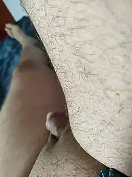 mmmmmnnbbg Show in webcam