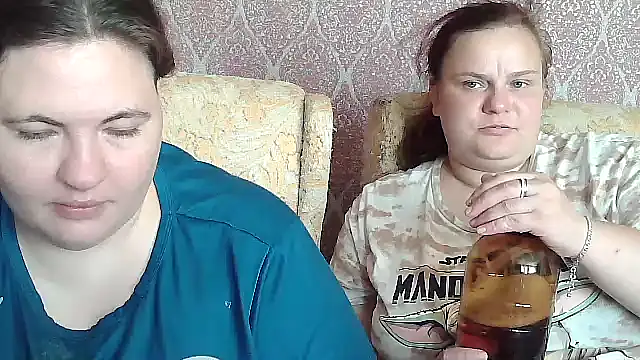 Show modela AlbertaAndSharon na web-kameri