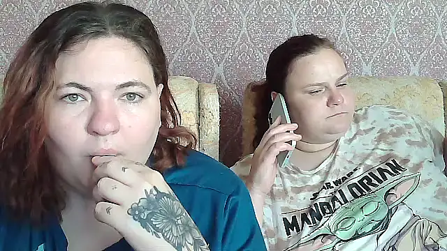Show modela AlbertaAndSharon na web-kameri