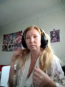 Show modela JanyJanys na web-kameri