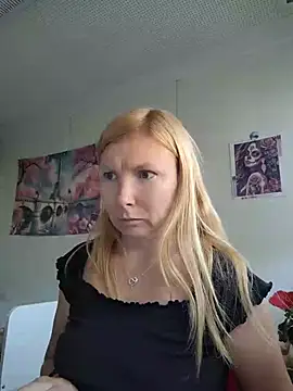 Show modela JanyJanys na web-kameri