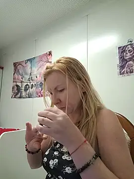 XXX chat uživo modela JanyJanys