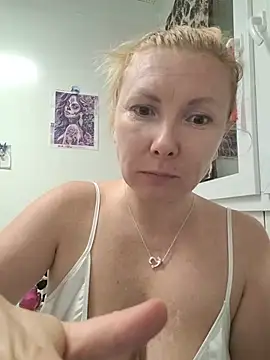 JanyJanys Chat XXX in diretta