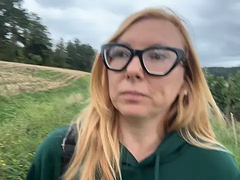 JanyJanys Chat XXX live