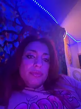 UrHellBri-L webcam show