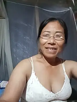 Girl-tits 网络视讯表演
