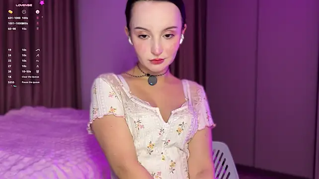 milly_pops' Webcam Show