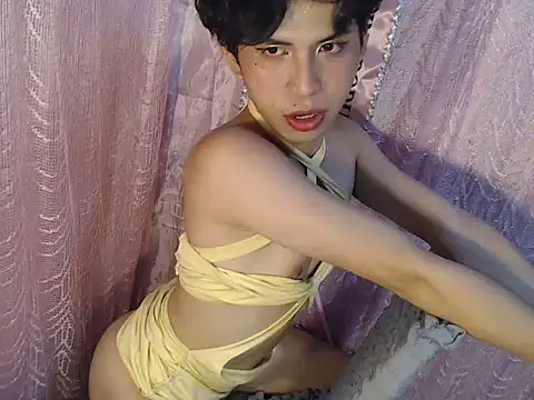 UrasianFemboy Webcam show