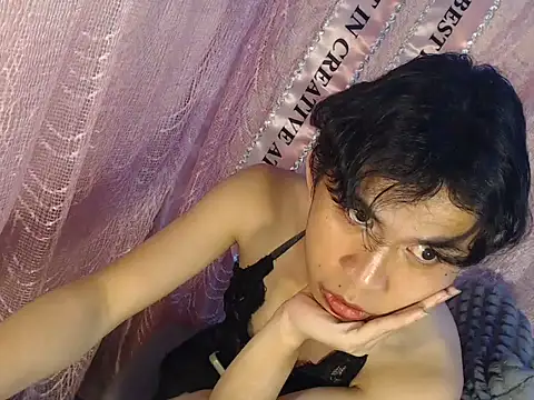 UrasianFemboy Pertunjukan Webcam