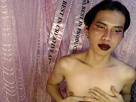 UrasianFemboy Pertunjukan Webcam
