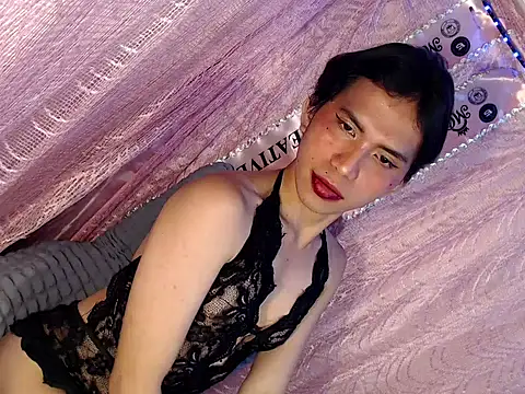 UrasianFemboy 在線直播表演