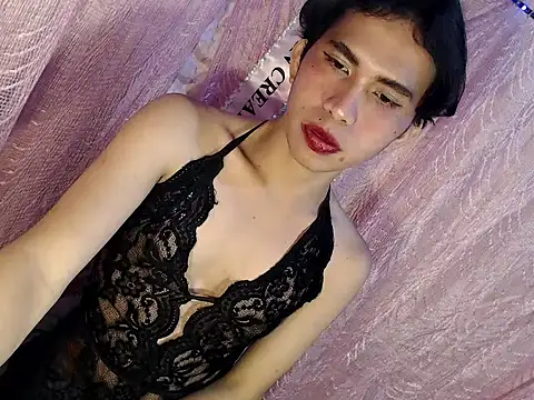 UrasianFemboy Show Webcam