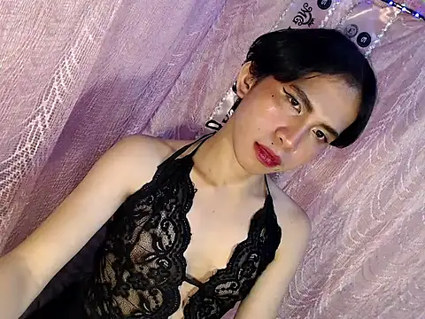 UrasianFemboy 在線直播表演