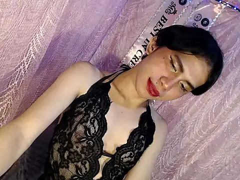 UrasianFemboy 网络视讯表演