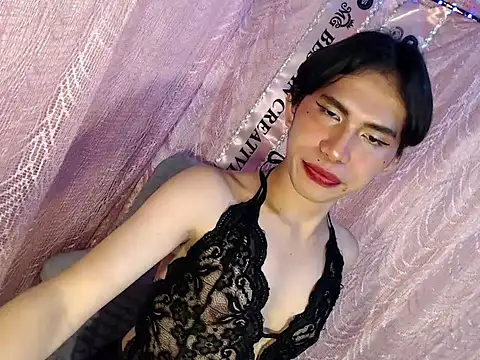 UrasianFemboy Pertunjukan Webcam