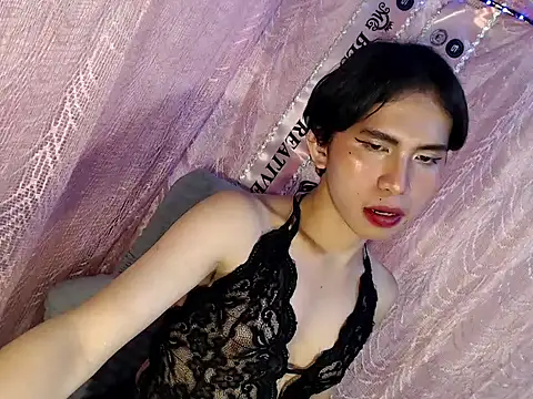 UrasianFemboy ওয়েবক্যাম শো