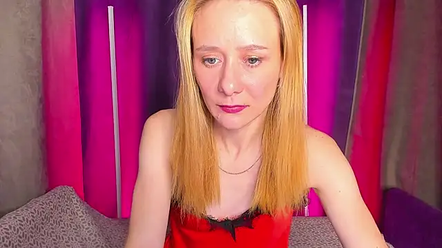 NikaBond's Live XXX Chat