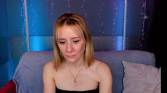 NikaBond's Live XXX Chat