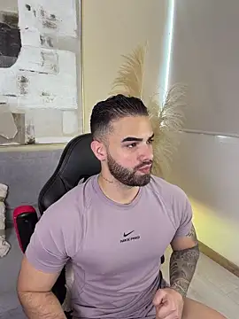 הופעת וובקאם של PaulPhoenix_