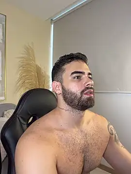 PaulPhoenix_ Show in webcam