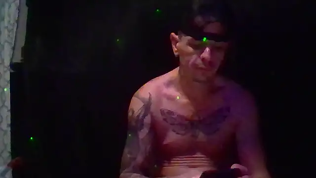 NEWHUNGBOY's Webcam Show