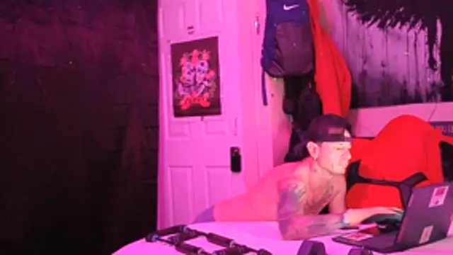 NEWHUNGBOY Show Webcam
