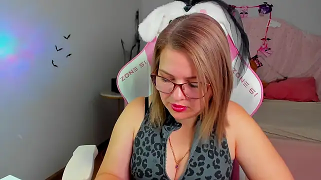 AdeleRavelle's Live XXX Chat