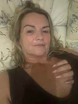 Show Webcam de Holly-BlondeMILF44
