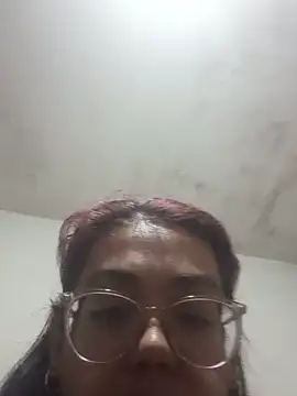 LaColoFree69's Webcam Show